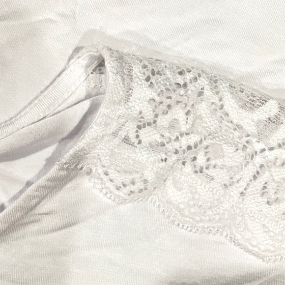 Torrid Super Soft Knits T-Shirt Dolman SS Sleeve White with Lace Size 2 = 2X - Picture 8 of 11